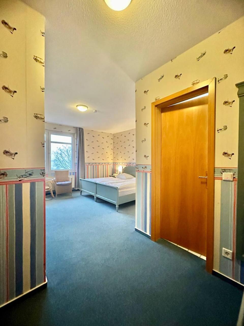 Gaestehaus Weserblick Am Weser-Sandstrand Berne Exterior photo
